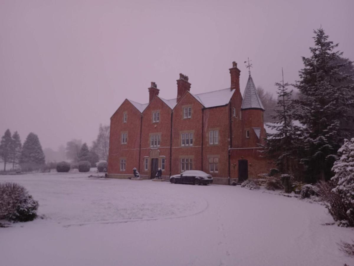 The Stables At Eriviat Hall Henllan  外观 照片